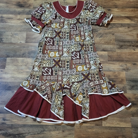 Vintage Women's Hawaiian Winnie Fashion Tiered Hem MuuMuu Dress Size XL - Picture 1 of 8